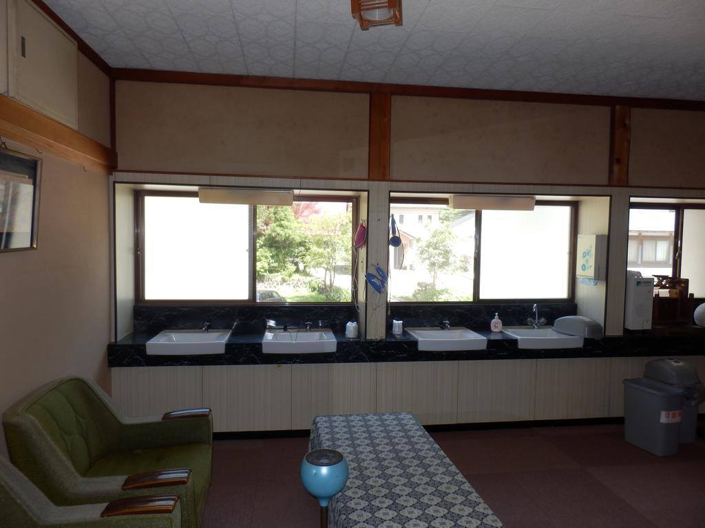 富山県 よしのや旅館 Nanto Zewnętrze zdjęcie